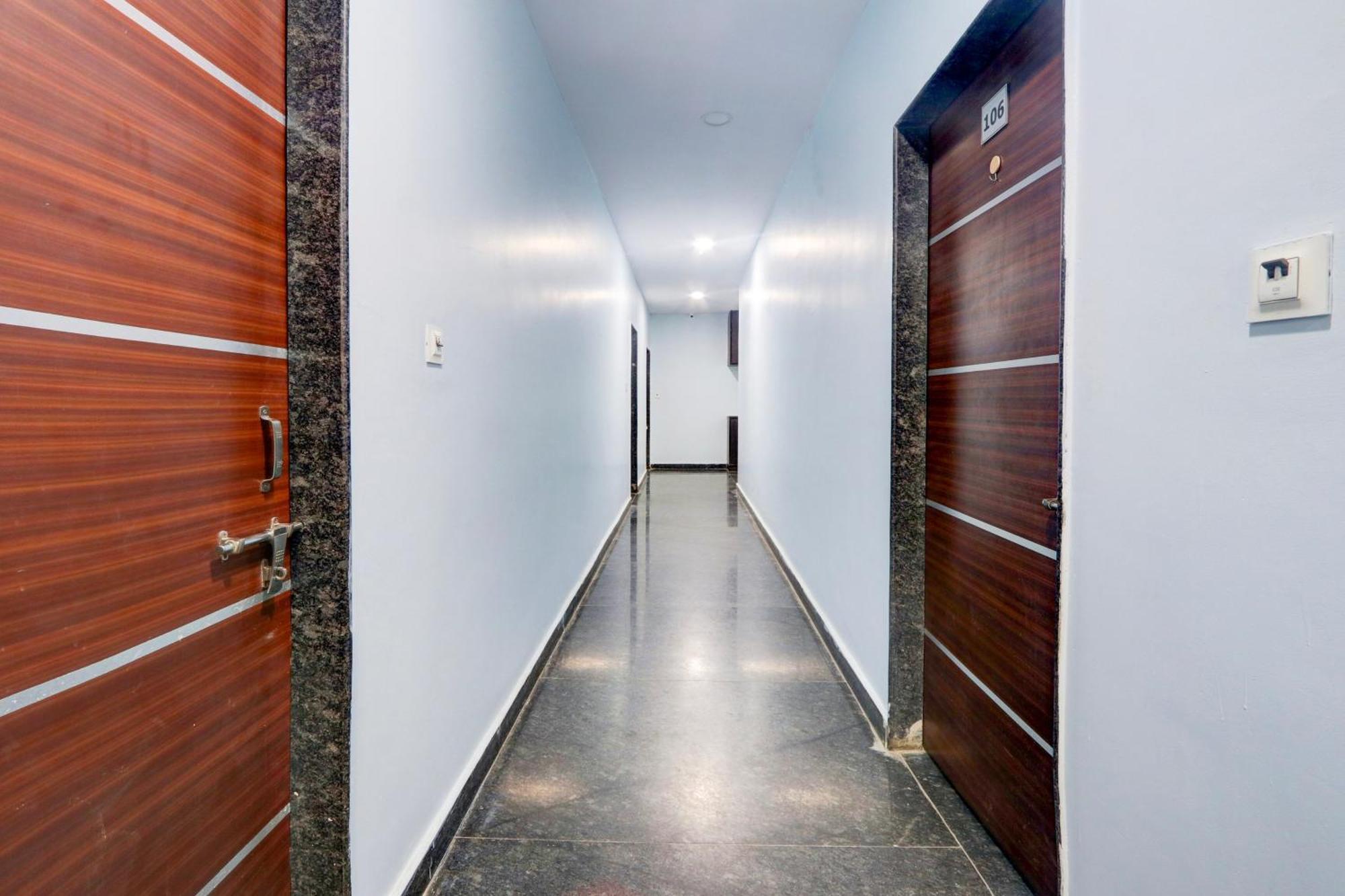 Nizamabad Hotel O Moon Light מראה חיצוני תמונה