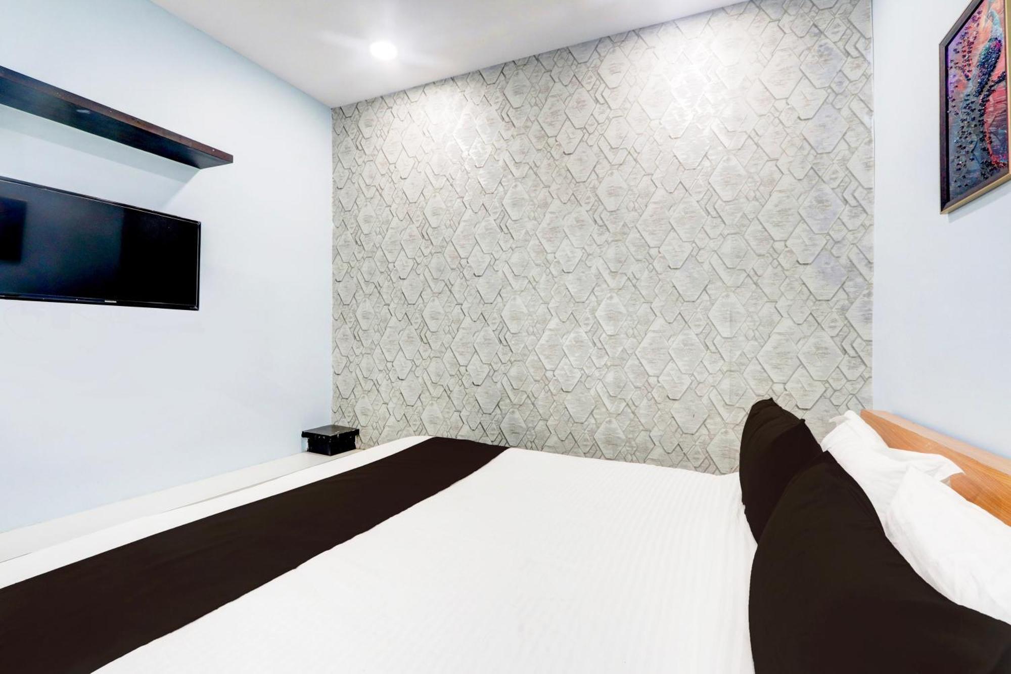 Nizamabad Hotel O Moon Light מראה חיצוני תמונה