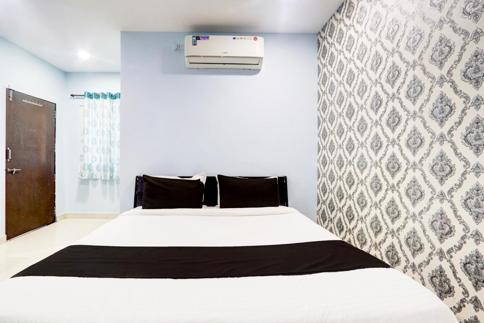 Nizamabad Hotel O Moon Light מראה חיצוני תמונה