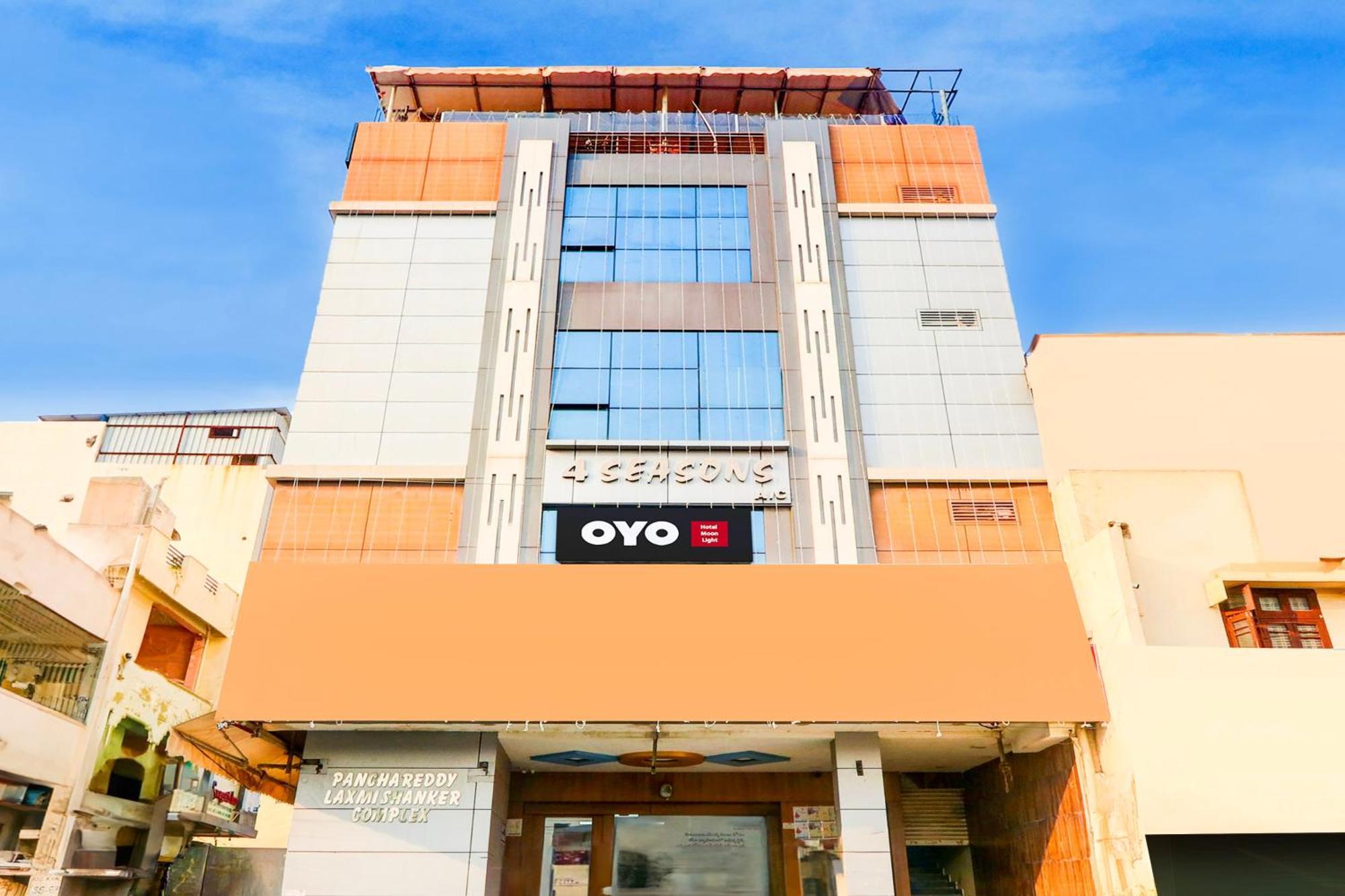 Nizamabad Hotel O Moon Light מראה חיצוני תמונה