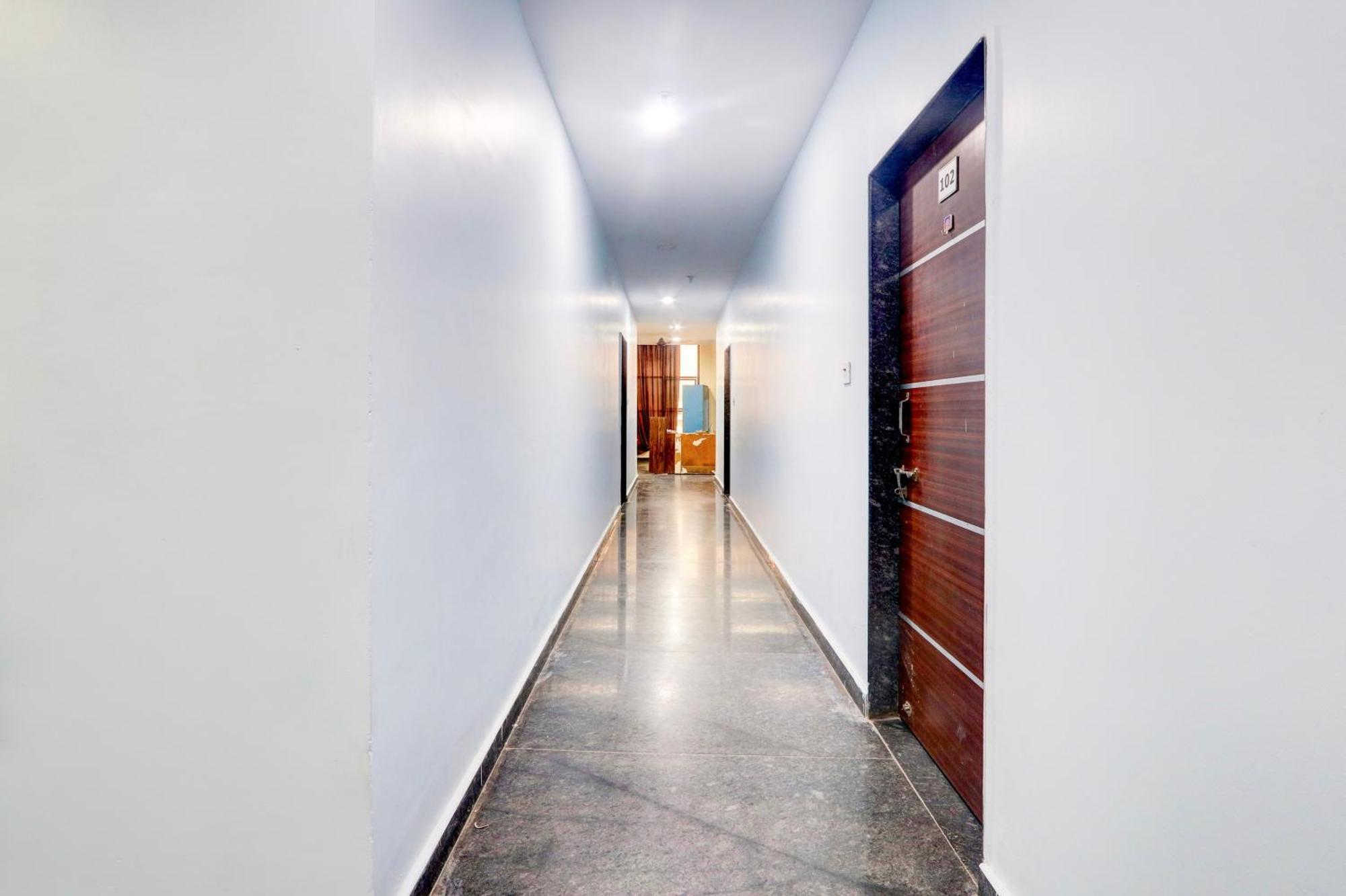 Nizamabad Hotel O Moon Light מראה חיצוני תמונה